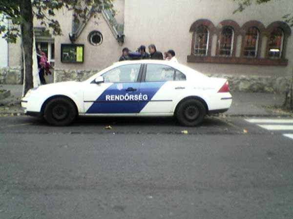 Rend�raut�k �tk�ztek �ssze az �jszaka